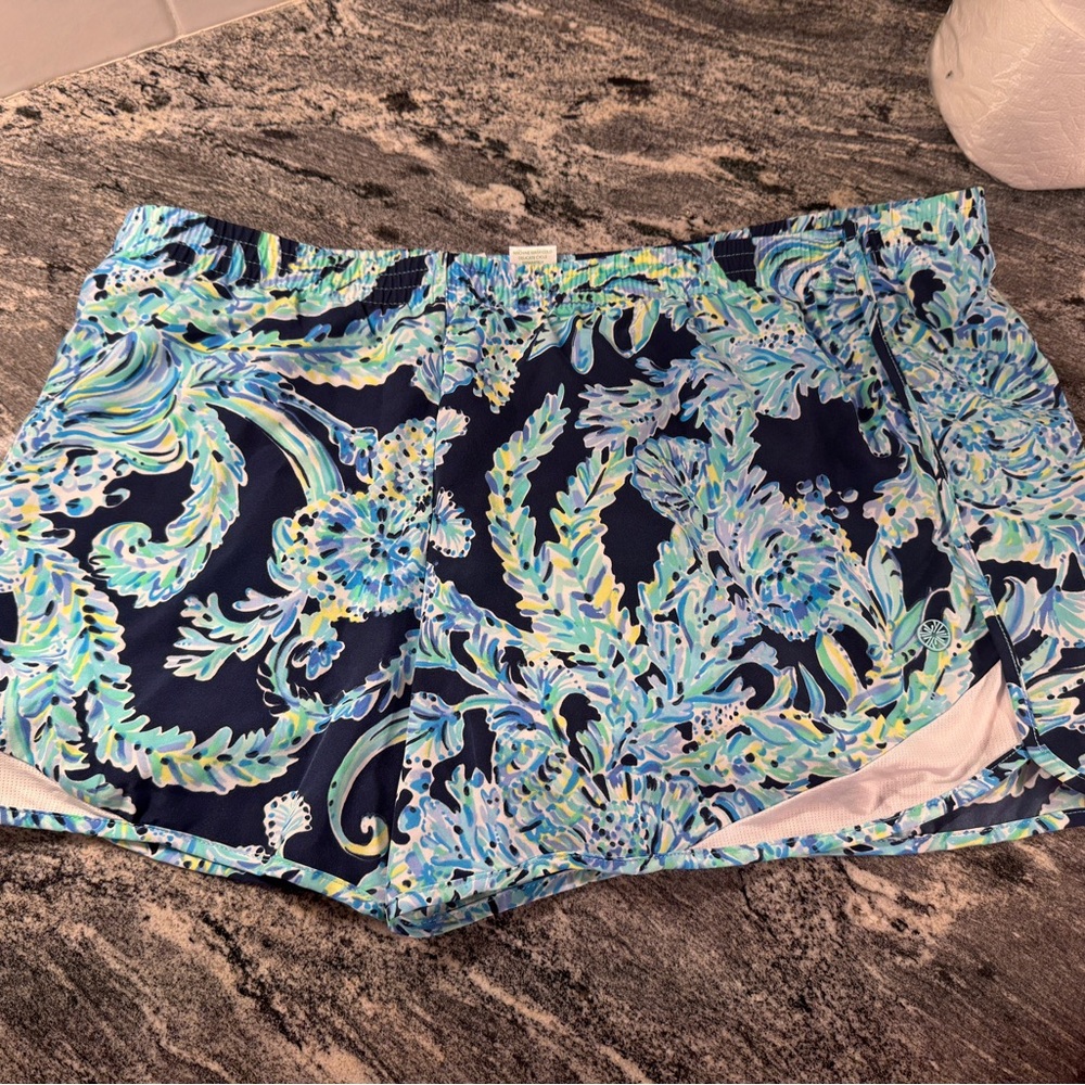 Lilly Pulitzer Ocean Trail Shorts XL